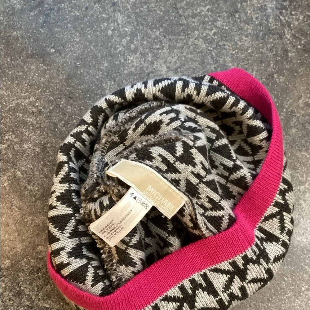 Michael Kors Woman’s Beanie Hat NWOT - Picture 4 of 4
